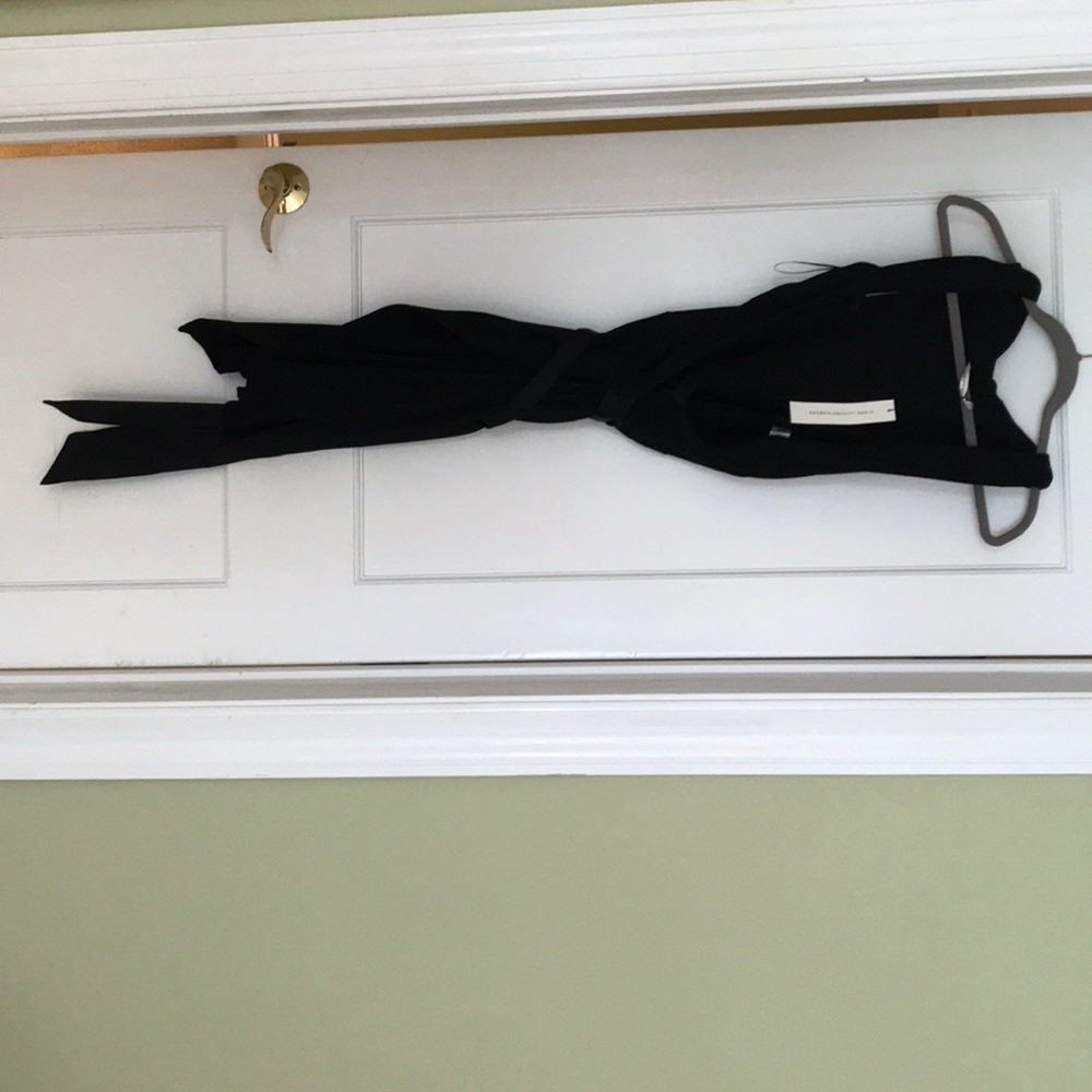 DVF black warp dress size 4 NWT